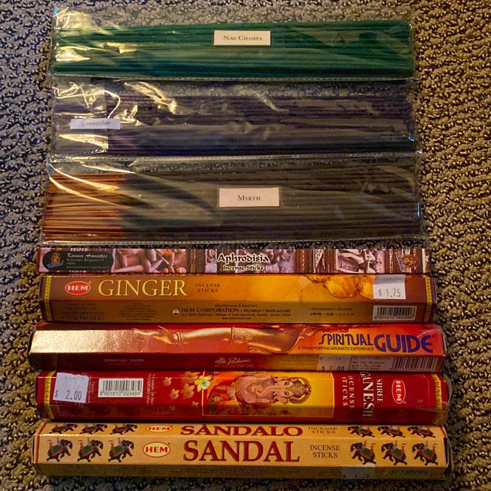 🧚🏻‍♀️Lot of 8 Incense Sticks